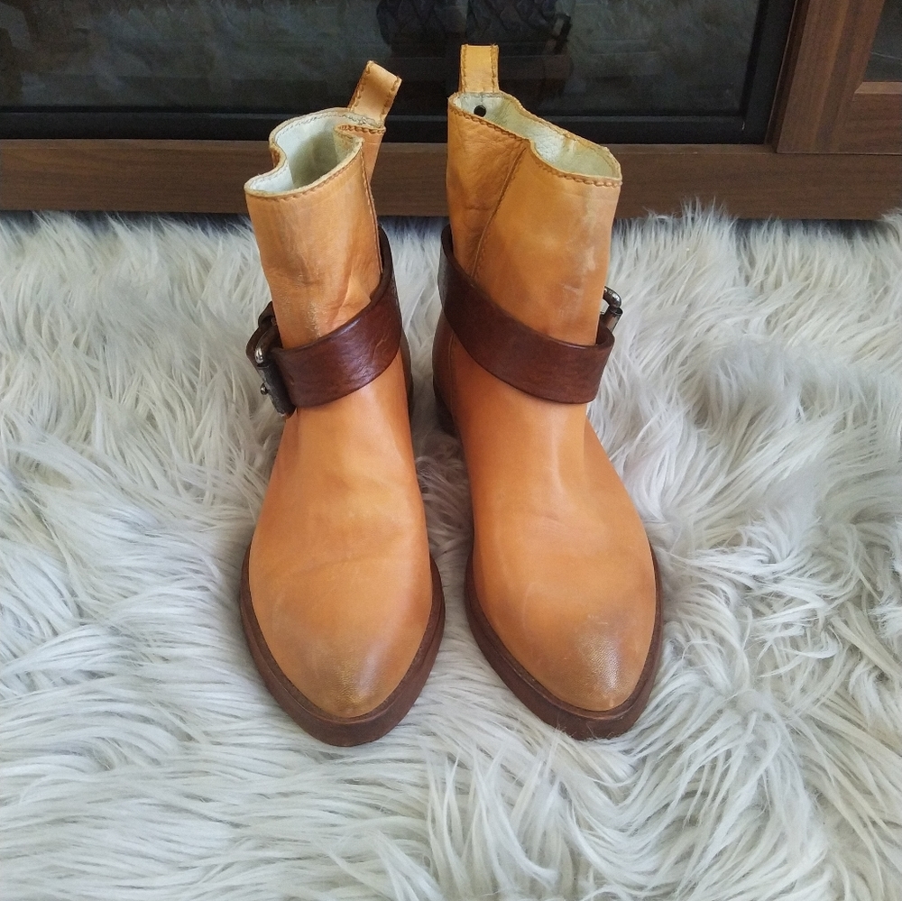 Hollywood Trading Company Boots